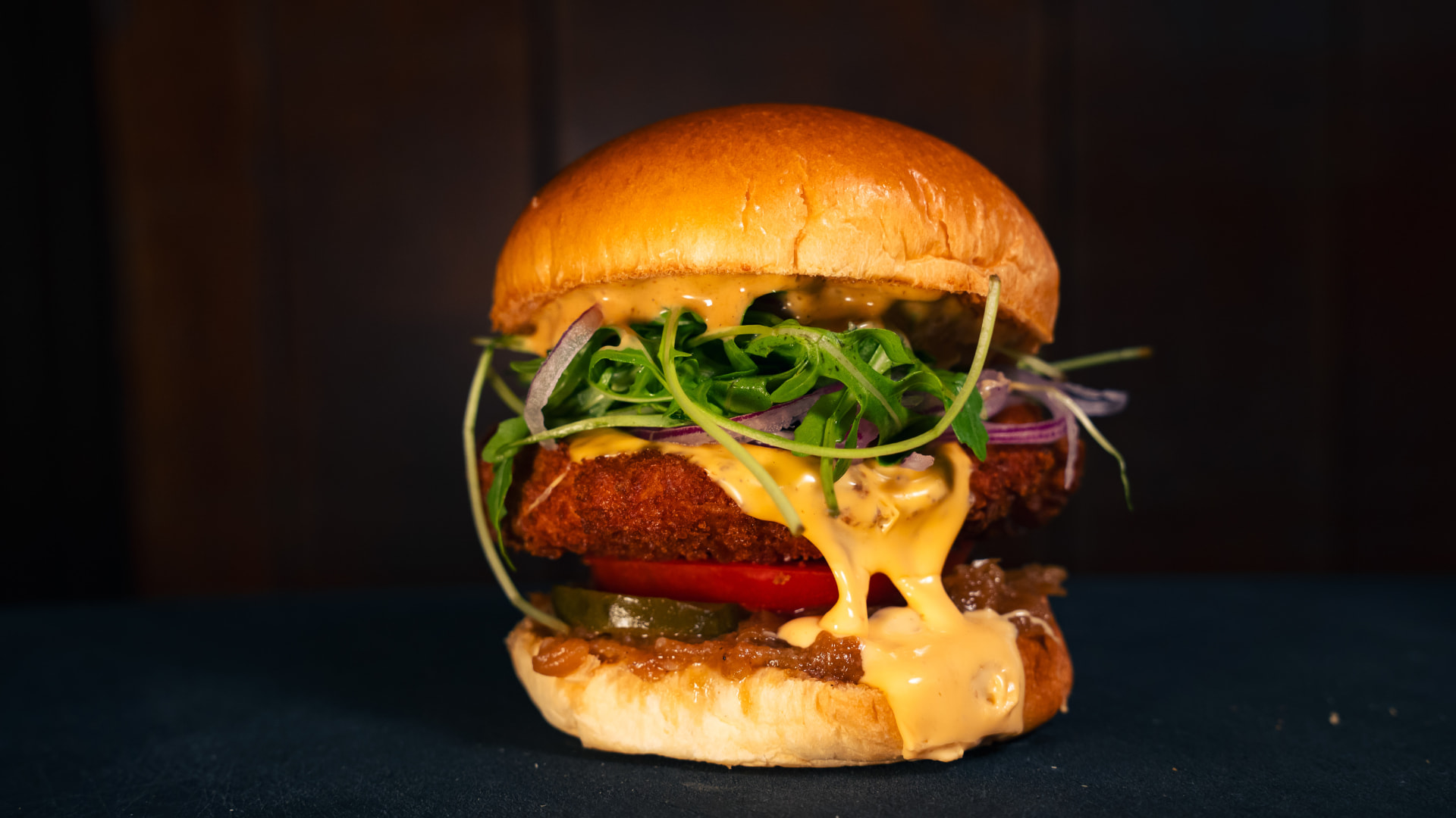 chicken burger cuit au four à braise